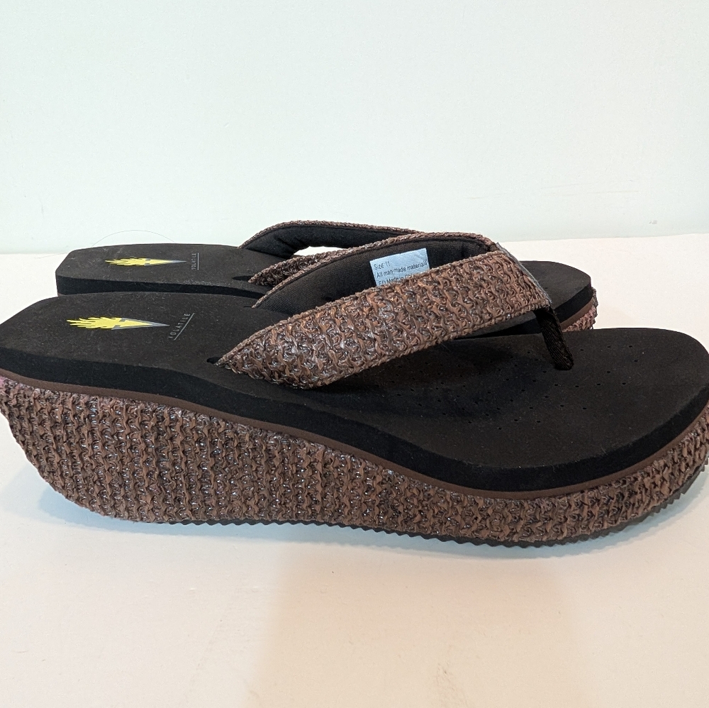 Volatile Brand Women's Brown Wedge Sandals